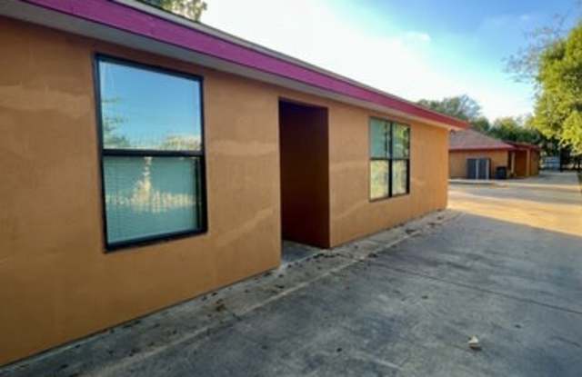 1721 Quintana Road - 101