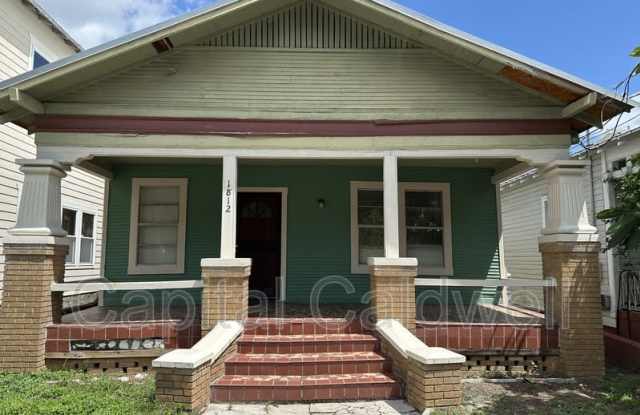 Photo of 1812 E Columbus Dr