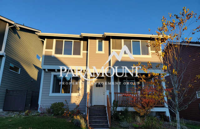 Photo of Bright and Beautiful 4 Bedroom in Bremerton!