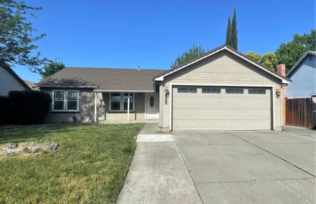 226 Columbia Dr - 226 Columbia Drive, Vacaville, CA 95687