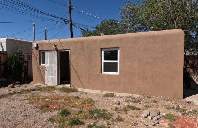 541 Cardenas Drive SE