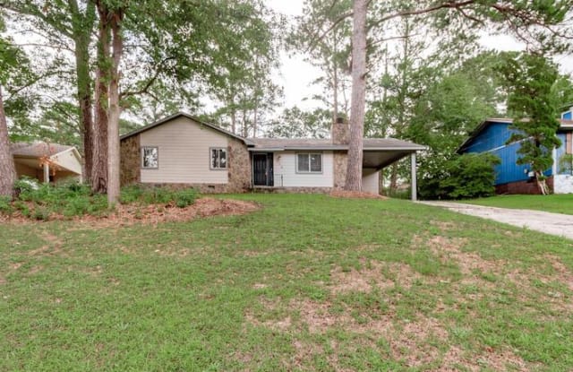 310 Donna Drive - 310 Donna Drive, Warner Robins, GA 31088