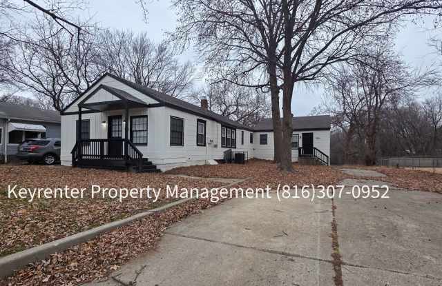 5 Bed 2 Bath $2,200