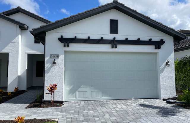 ANNUAL RENTAL - ABACO POINTE 3 BEDROOM + DEN / 3 BATHROOMS