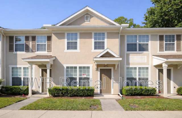 8428 Thornbush Ct