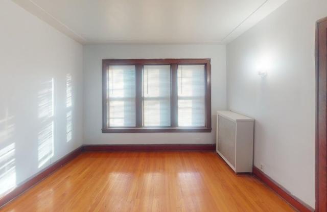 5304 W Potomac Avenue