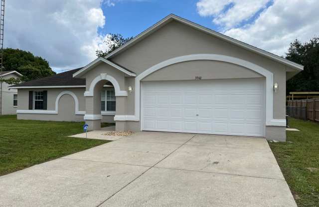 Photo of Marion Oaks