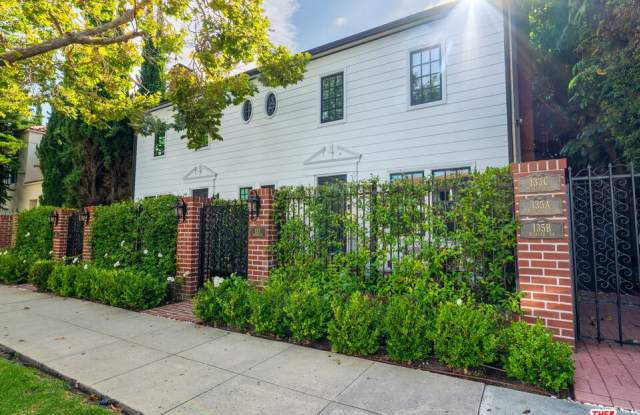 133 S Bedford Dr