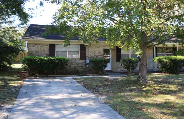 2 Bedroom Duplex - 121 Mayberry Court, Wilmington, NC 28409