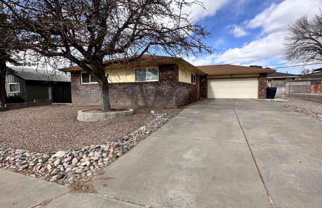 3 Bedroom 2 Bathroom with 2 Car Garage
