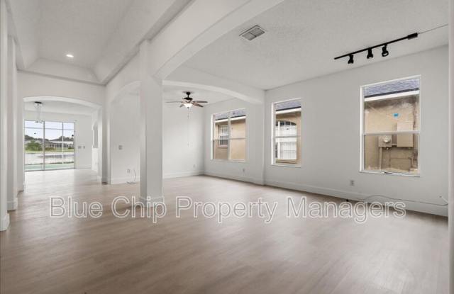 1923 Bridgeview Circle