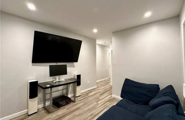 Photo of 29 ann Street unit: 1