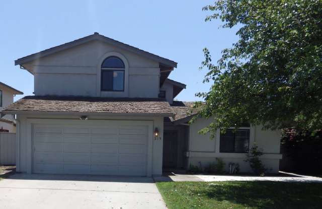 Great Three Bedroom Home - on Vincent Place - 319 Vincent Place, Salinas, CA 93907