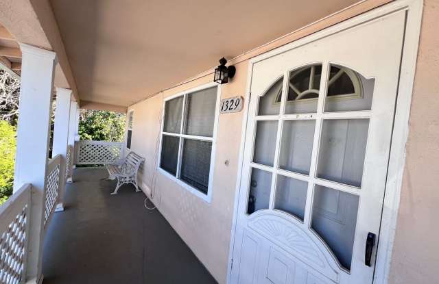 SPACIOUS 2 BEDROOM/1 BATH AVAILABLE IN HAYWARD CA !!!!