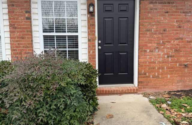 Move In Special  2 bedroom 1.5 bathroom townhouse