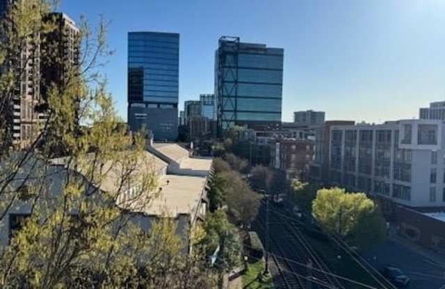 115 E Park Avenue unit: 423