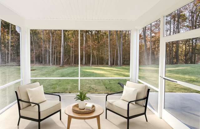 1024 Red Roses Avenue