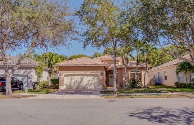 Photo of 1701 SE 17th Ave