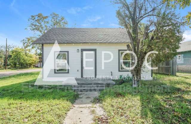 2402 Summer Ave