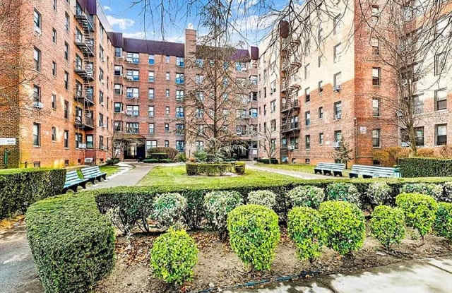2260 Burnett St Apt 3E
