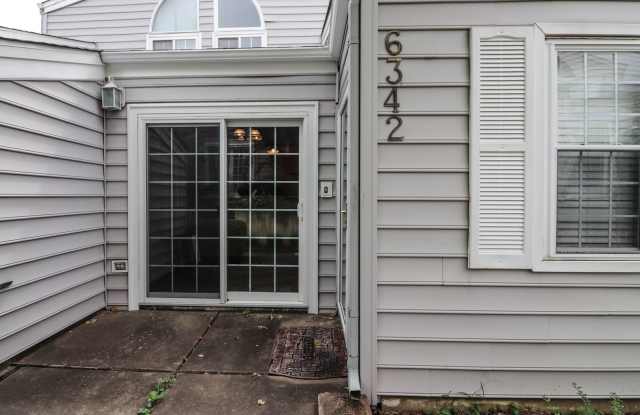 Lovely South Tulsa location close to shopping and restaurants