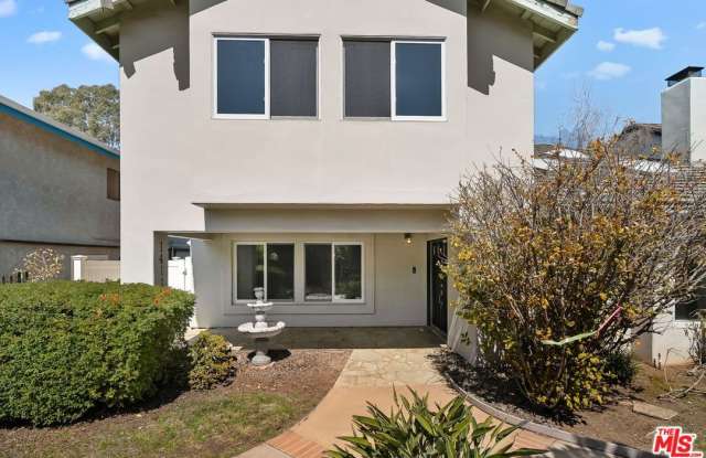 1411 Avenida De Cortez