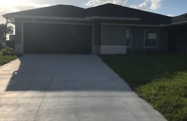 1130 Gordon AVE S - 1130 Gordon Ave S, Lehigh Acres, FL 33973