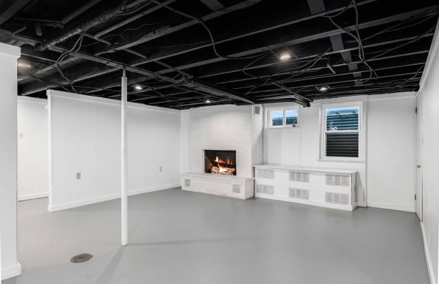 3 E Main Street unit: 5