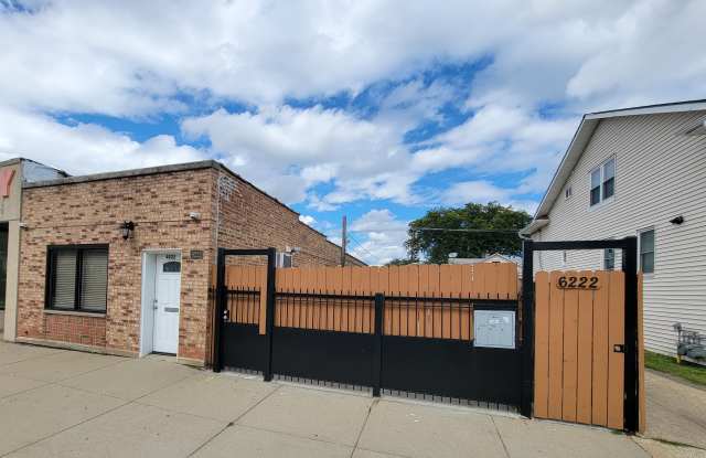 6222 W Addison St