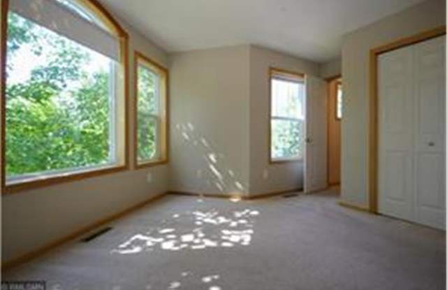 1621 Woodlynn Avenue