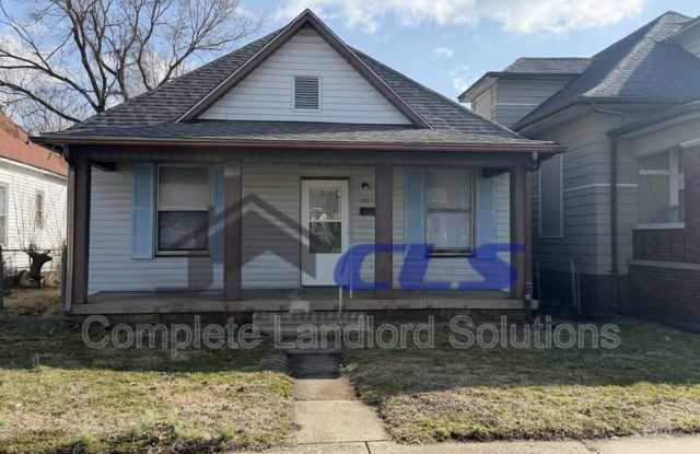 1106 South 11th 1/2 Street