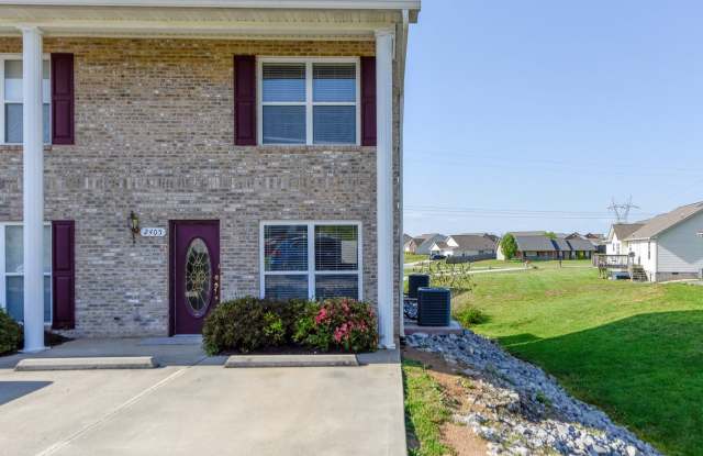 Photo of Maryville City 37801 - Very nice updated 2 bedroom, 2.5 bath townhome inside Maryville City - Contact Troy Adams (865) 233-6949