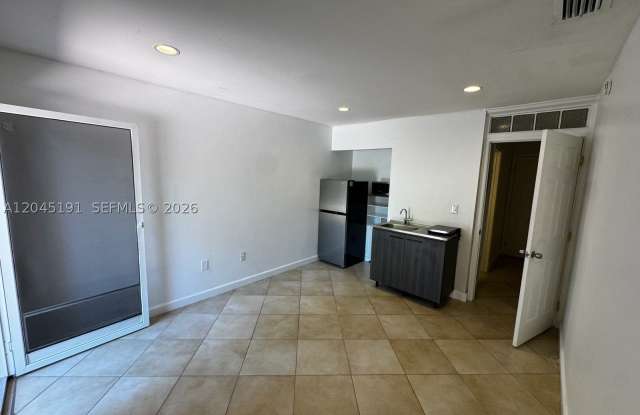 158 SW 96th Ct