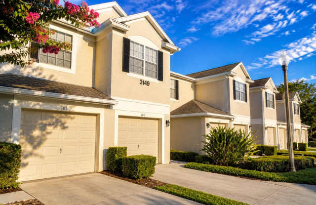 MetroWest Orlando Townhome for Rent | 3 Bed, 2.5 Bath | Lake Views