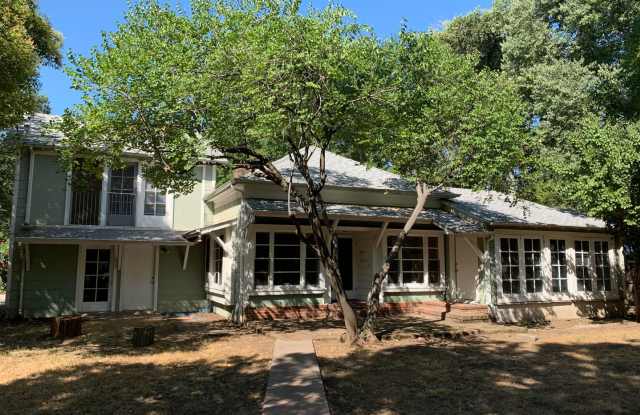 3 Bedroom plus bonus room! Close to Enloe, CSUC and Downtown