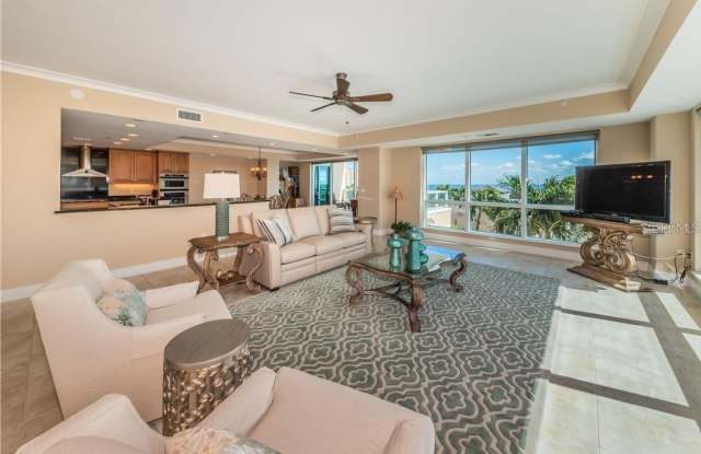 400 BEACH DRIVE NE