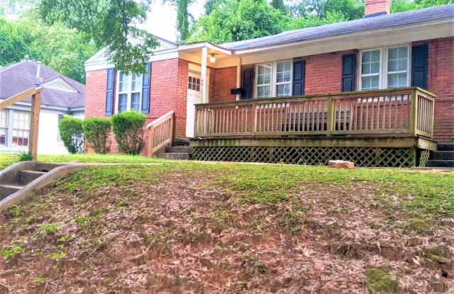 401 + 403 Waccamaw Avenue- Pre lease both sides today!