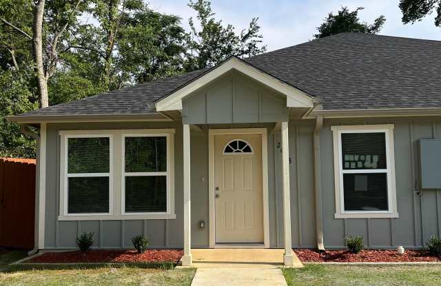 Photo of 2013 E Devine St