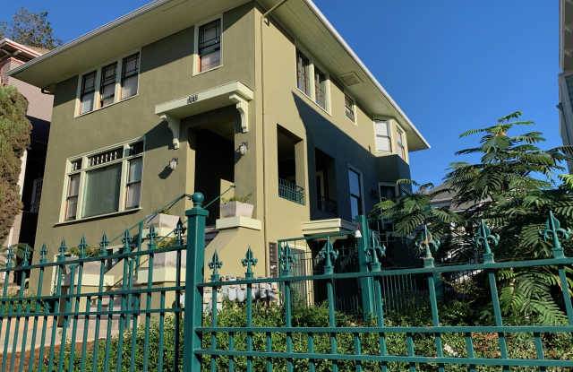 832 Georgia St