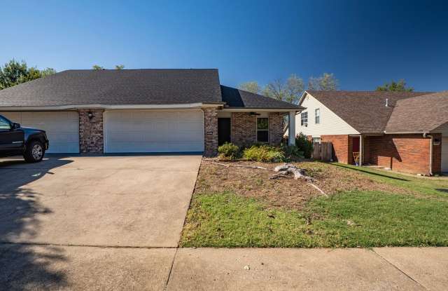 Photo of 3 Bedrooms with 2 1/2 baths Fayetteville!!!