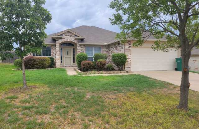 IDEAL 4 BEDROOM HOME IN BEAUTIFUL SAVANNAH HEIGHTS!!!