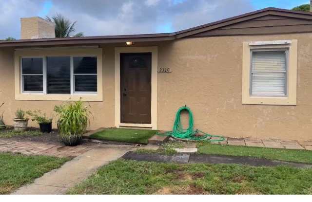 2320 Cypress Rd