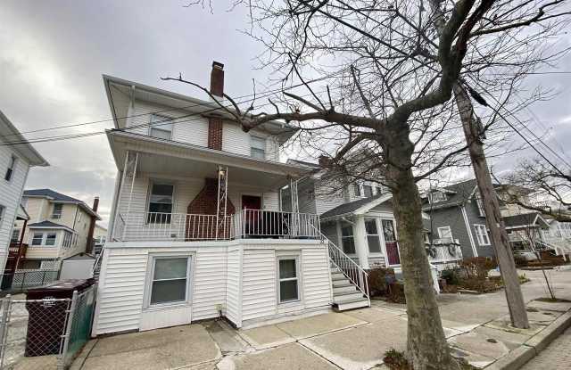 22 N Austin Ave