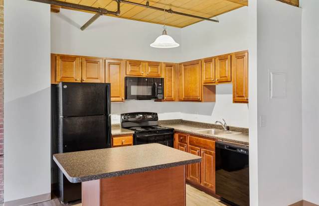 Stockbridge Court Apartments