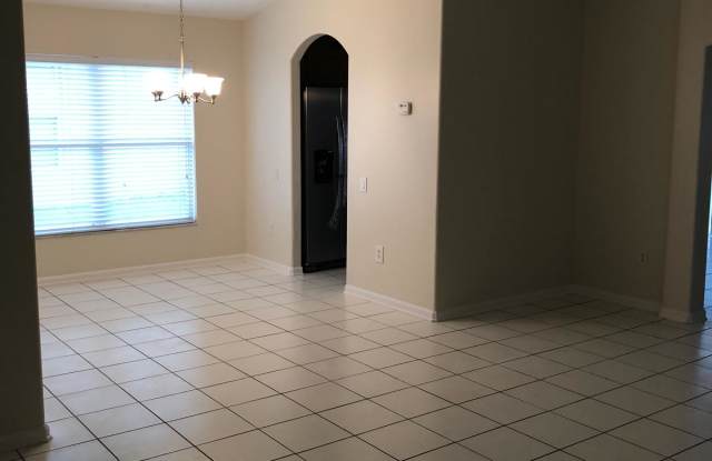 3141 Stonehurst Circle