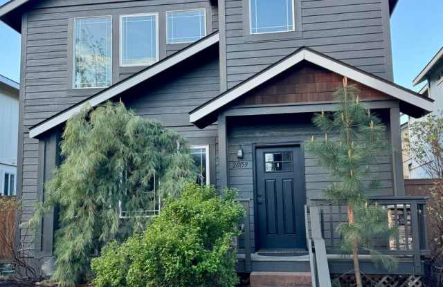 Charming 3 Bedroom home near Old Mill!