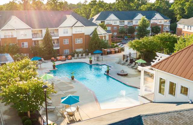 White Oak Luxury Apartments