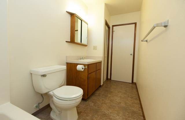 LOVELY 3BD 2.5BA HOME in KURTISTOWN