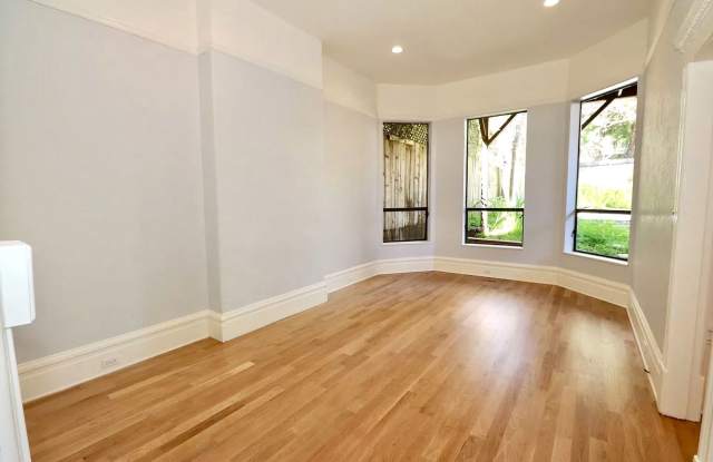 4 Bedroom/1.5 Bathroom Updated Flat w/Parking  Yard - 2926 Pine Street, San Francisco, CA 94115