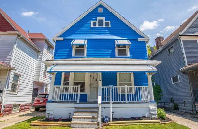 Newly Renovated 4BR/2BA - 1215 E 113th St